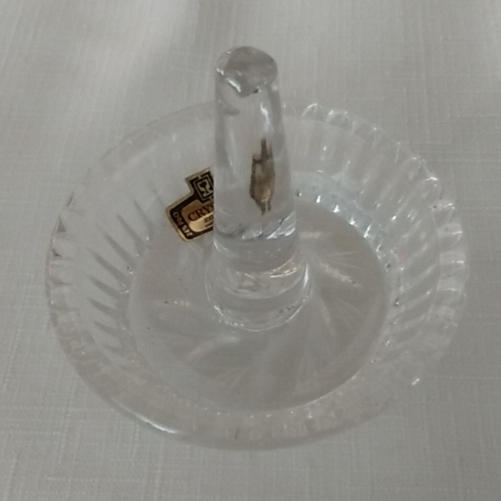 Forever crystal ring holder